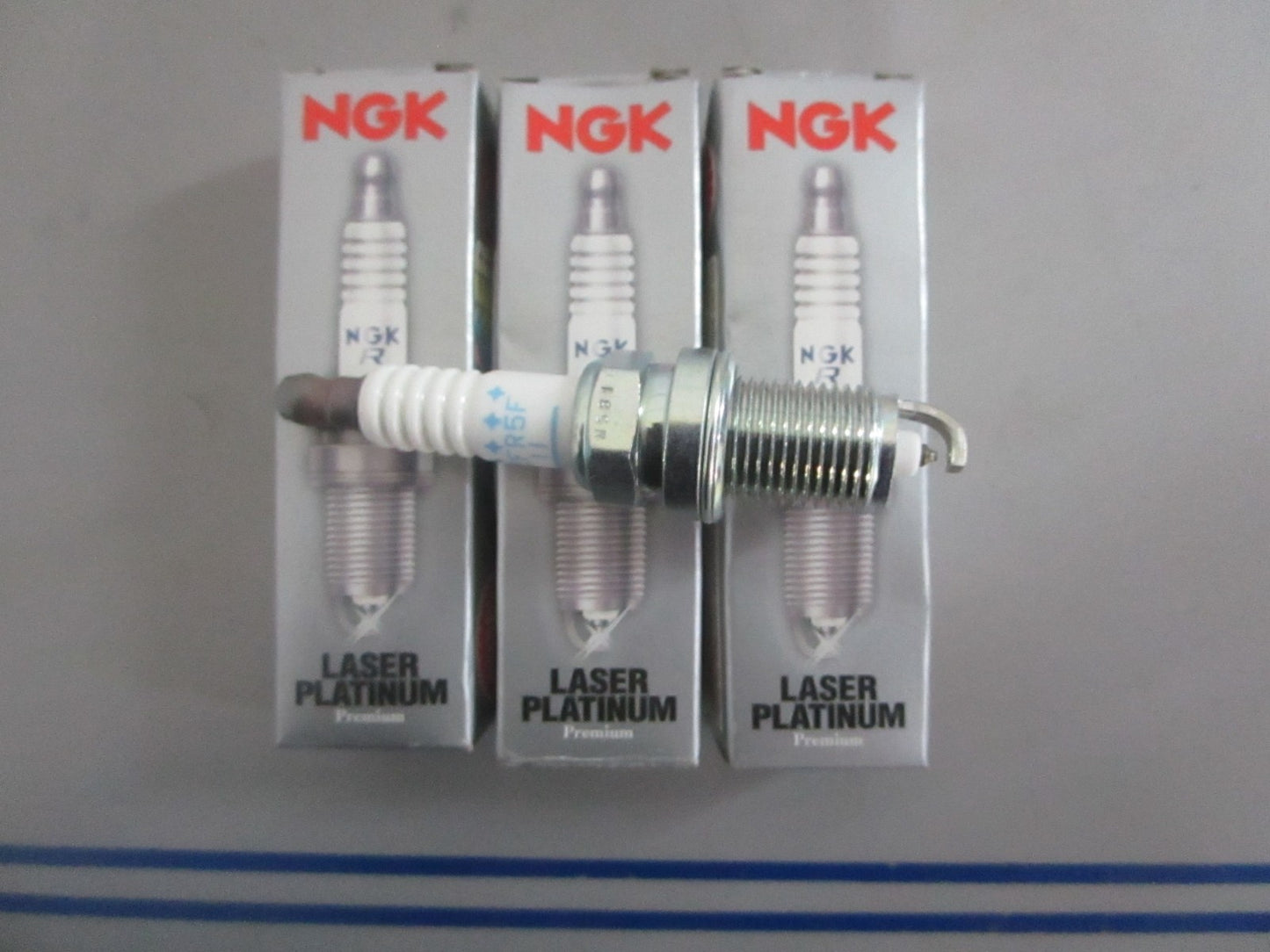 *NEW OEM* (LOT OF 3) 0820 NGK Spark Plug PZFR5F-11