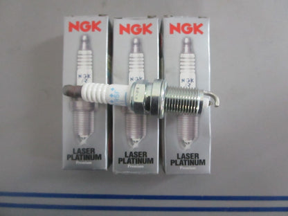 *NEW OEM* (LOT OF 3) 0820 NGK Spark Plug PZFR5F-11
