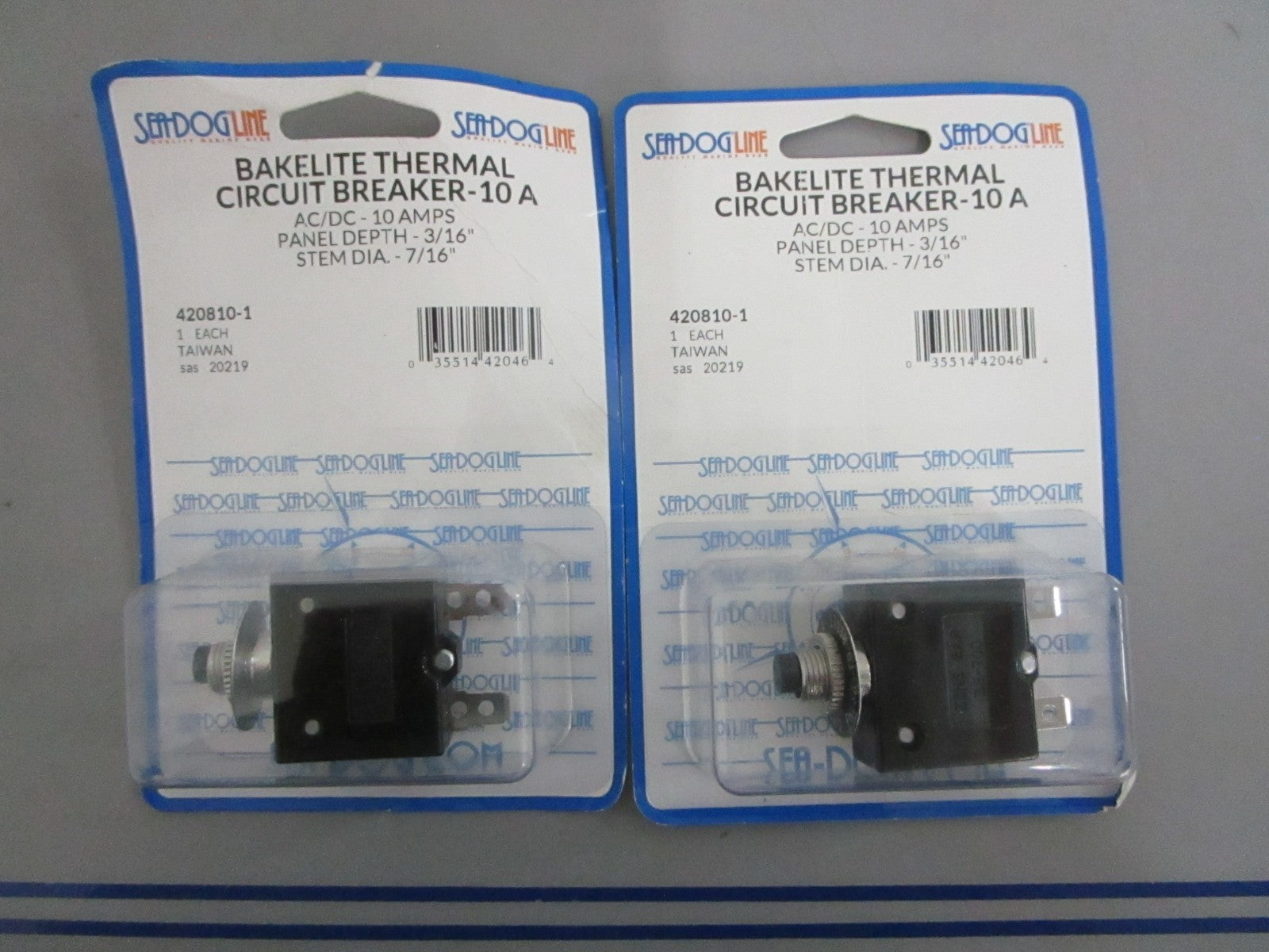 *NEW OEM* (LOT OF 2) 0820 SeaDog 10AMP Bakelite Thermal Circuit Breaker 420810-1
