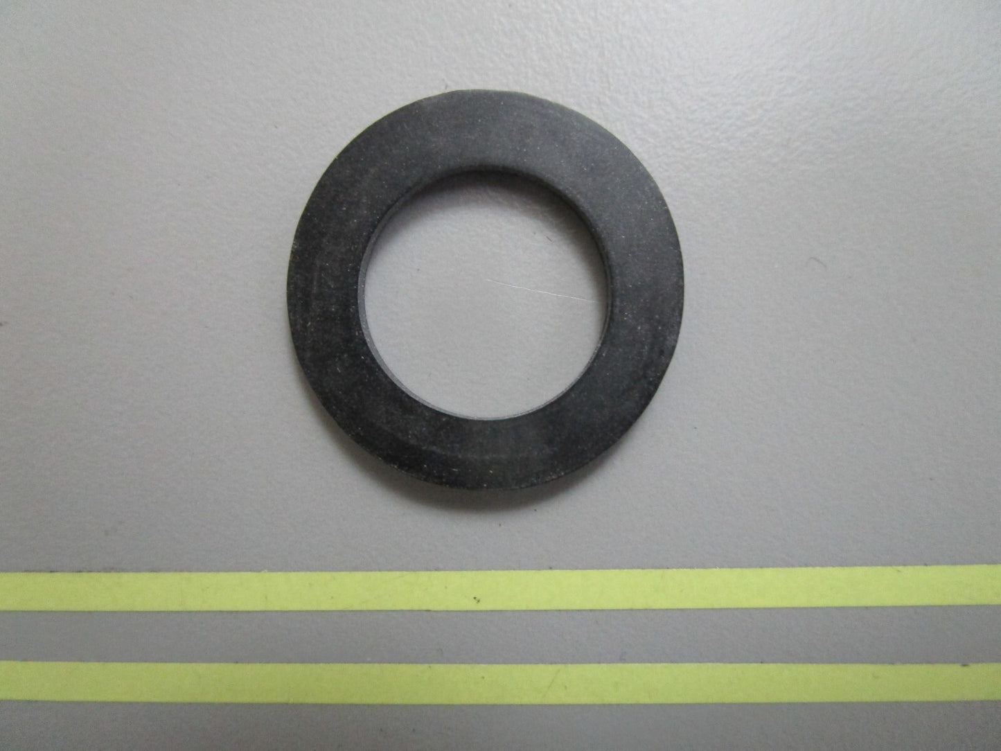 *NEW OEM* 0810 OMC Johnson Evinrude Gasket 329319 0329319