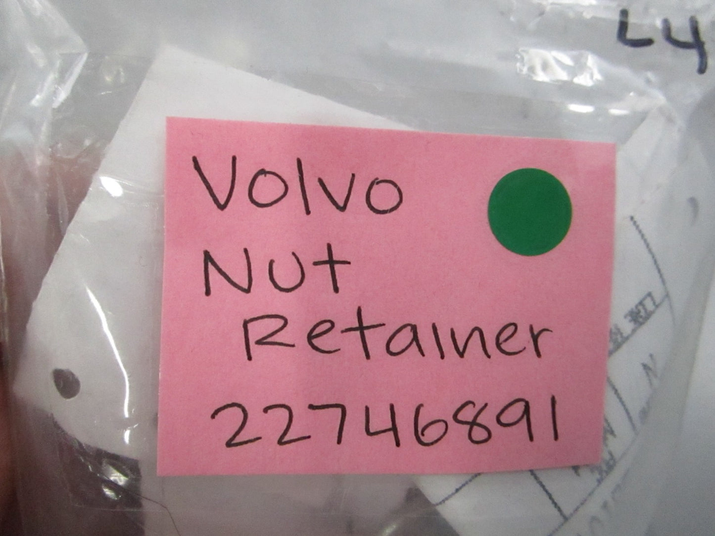 NEW OEM (LOT OF 4) 22746891 Volvo Penta Nut Retainer 0810