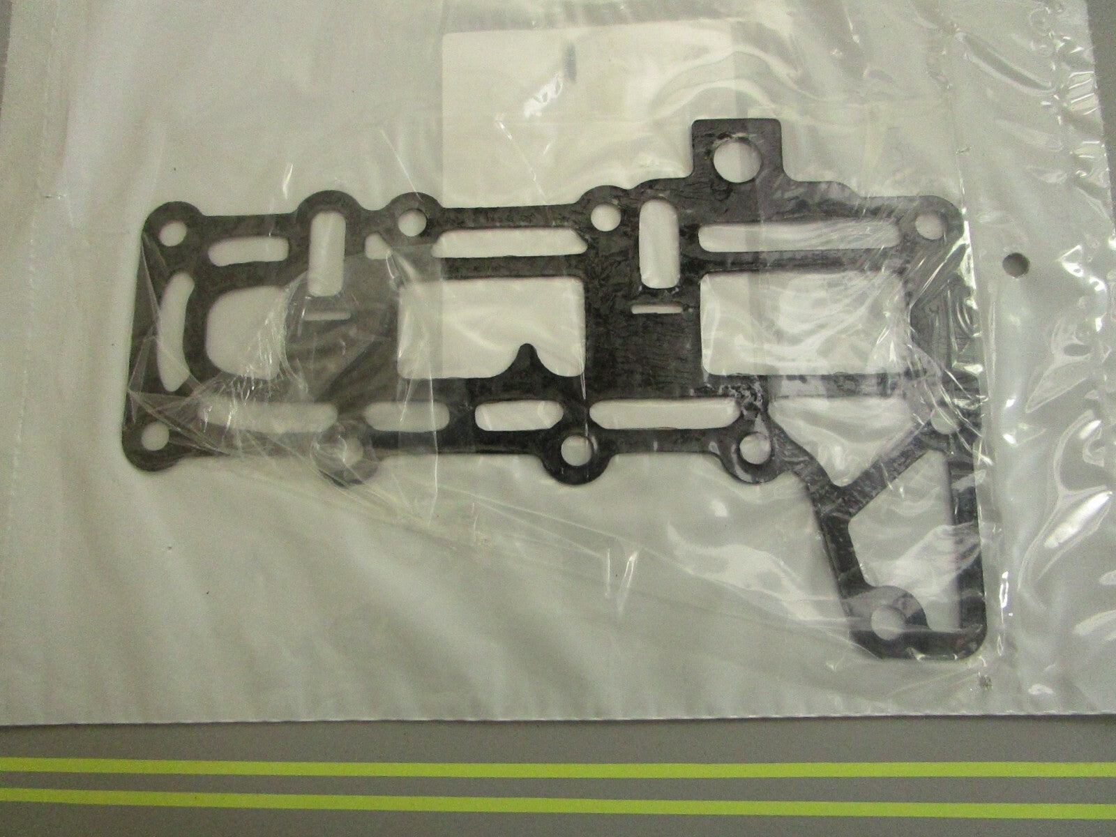 *NEW OEM* 0750 OMC Johnson Evinrude GASKET 353195 0353195