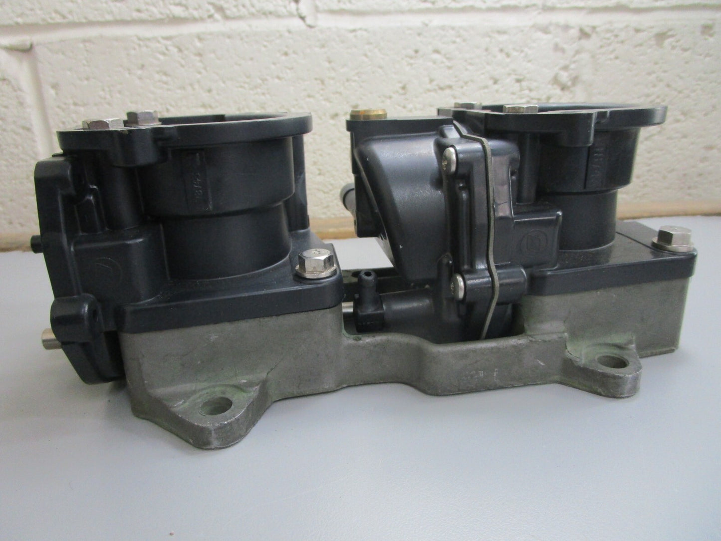 *NEW OEM* (LOT OF 2) 0820 OMC Johnson Evinrude Carburetor 398743 333525