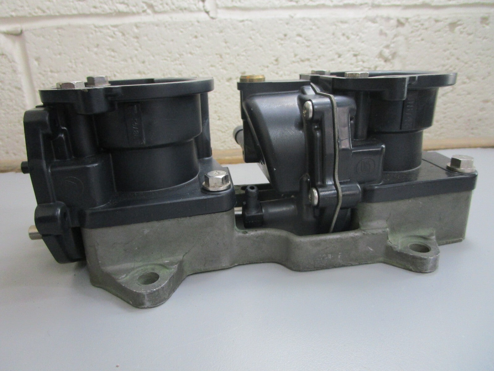 *NEW OEM* (LOT OF 2) 0820 OMC Johnson Evinrude Carburetor 398743 333525