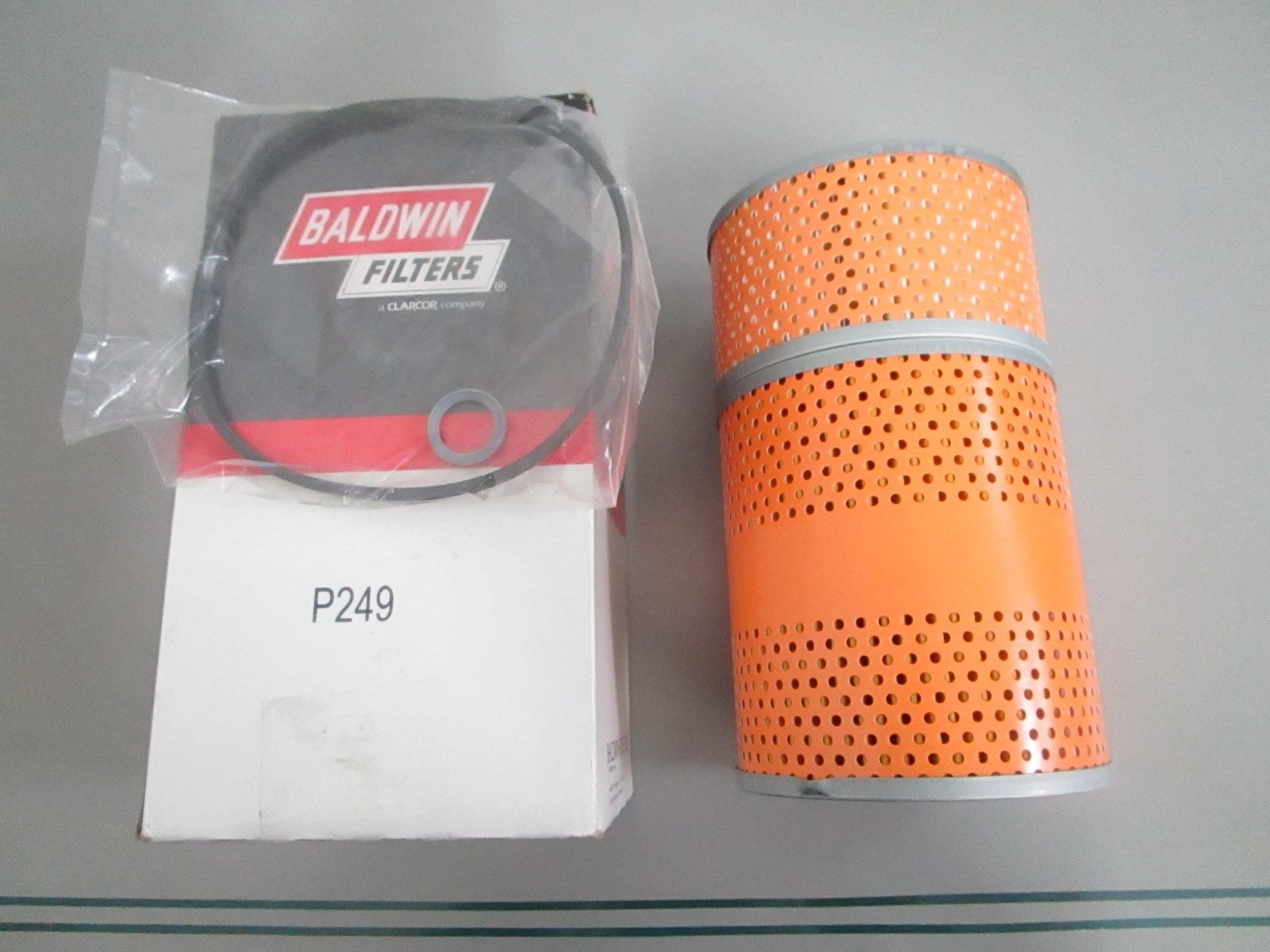 Baldwin NEW Lube Oil Filter Element P249 Full-Flow CAT Kobelco NOS 0820
