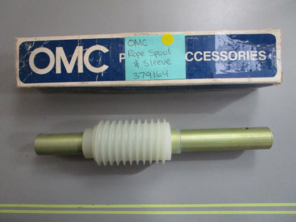 *NEW OEM* 0820 OMC Johnson Evinrude Rope Spool & Sleeve 379164 0379164