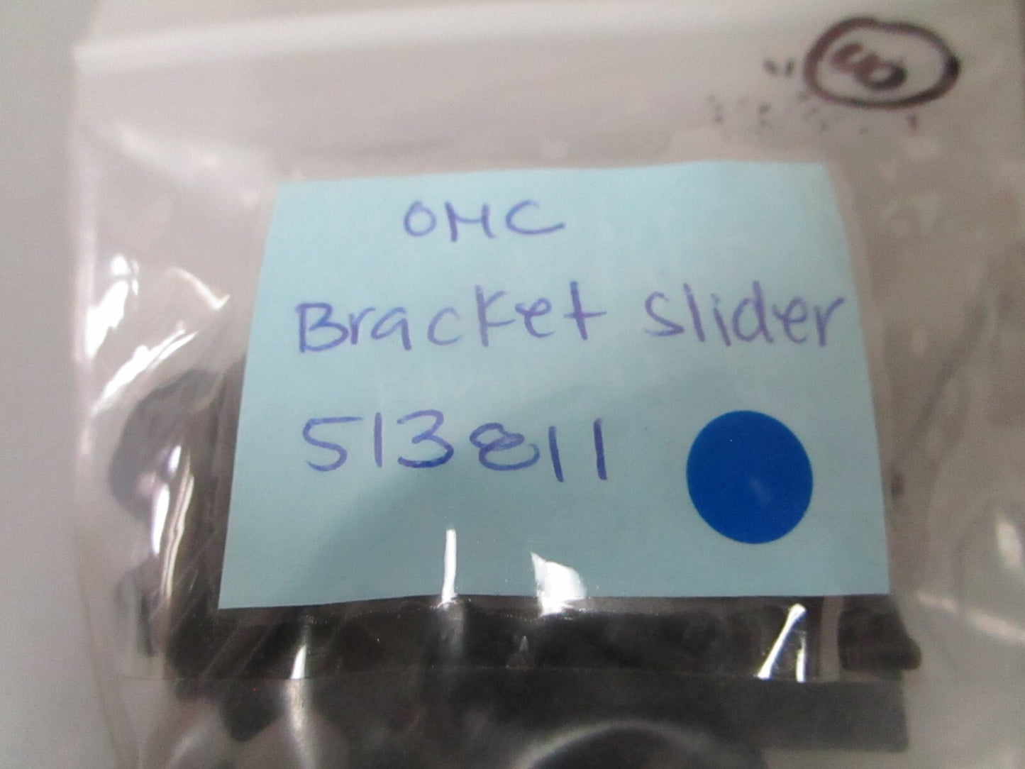 *NEW OEM* 0810 OMC Johnson Evinrude Bracket Slider 513811 0513811