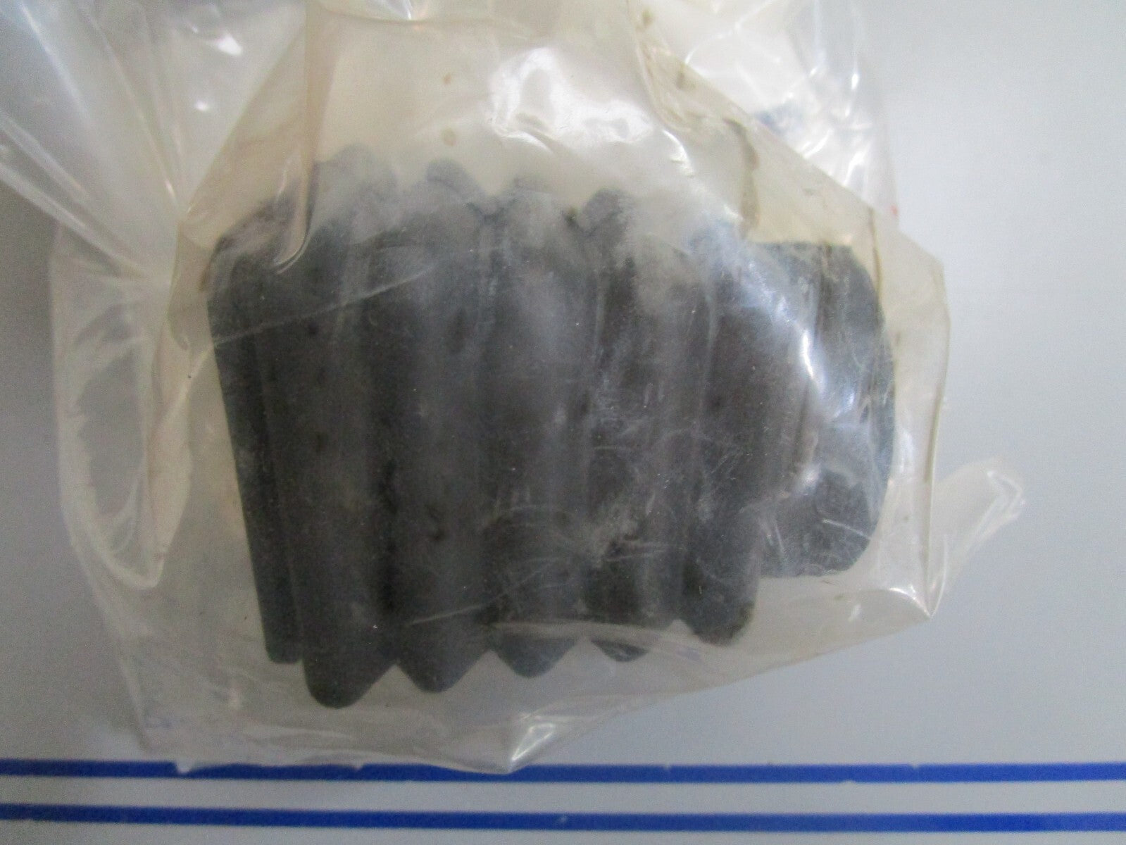 *NEW OEM* 0810 OMC Johnson Evinrude Grommet 336384 0336384