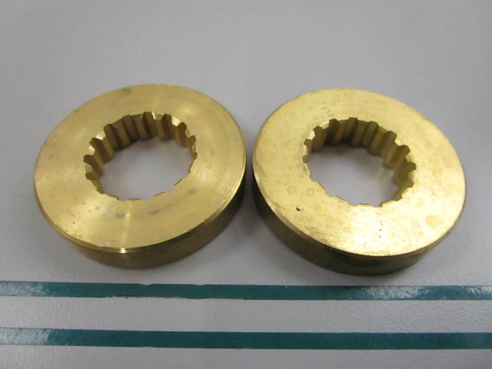 NEW OEM (LOT OF 2) 320570 0320570 OMC Johnson Evinrude Propeller Spacer 0810