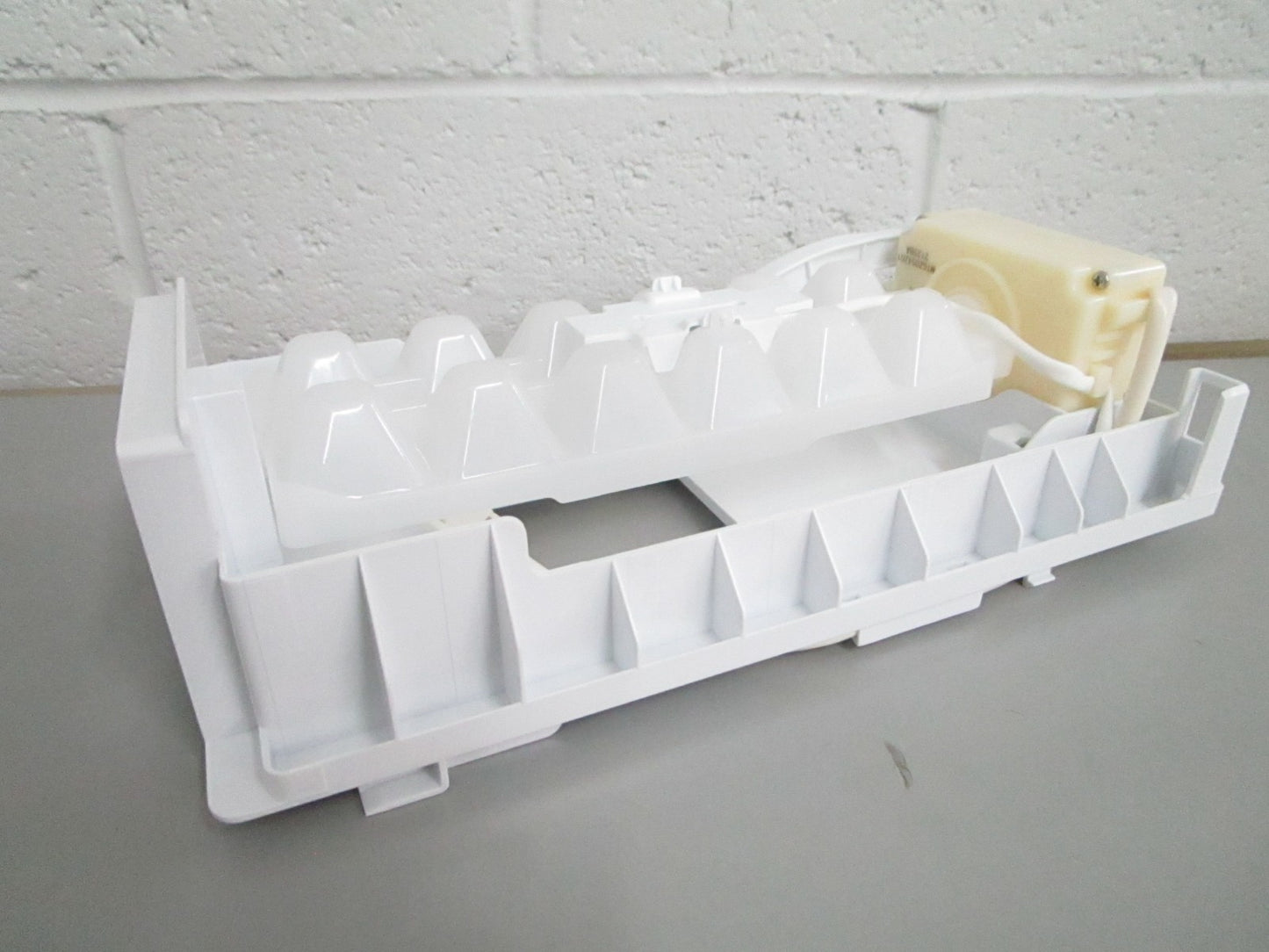 *NEW OEM* 0820 LG Automatic Ice Maker K1944385