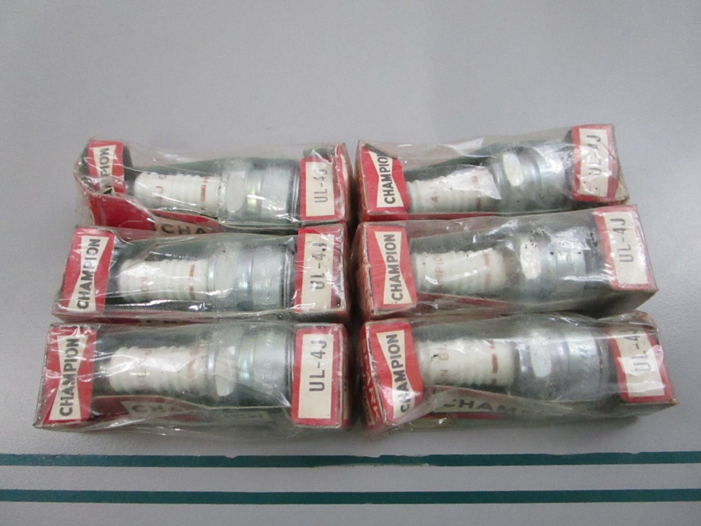 NEW (LOT OF 6) UL-4J Champion Spark Plug 0810