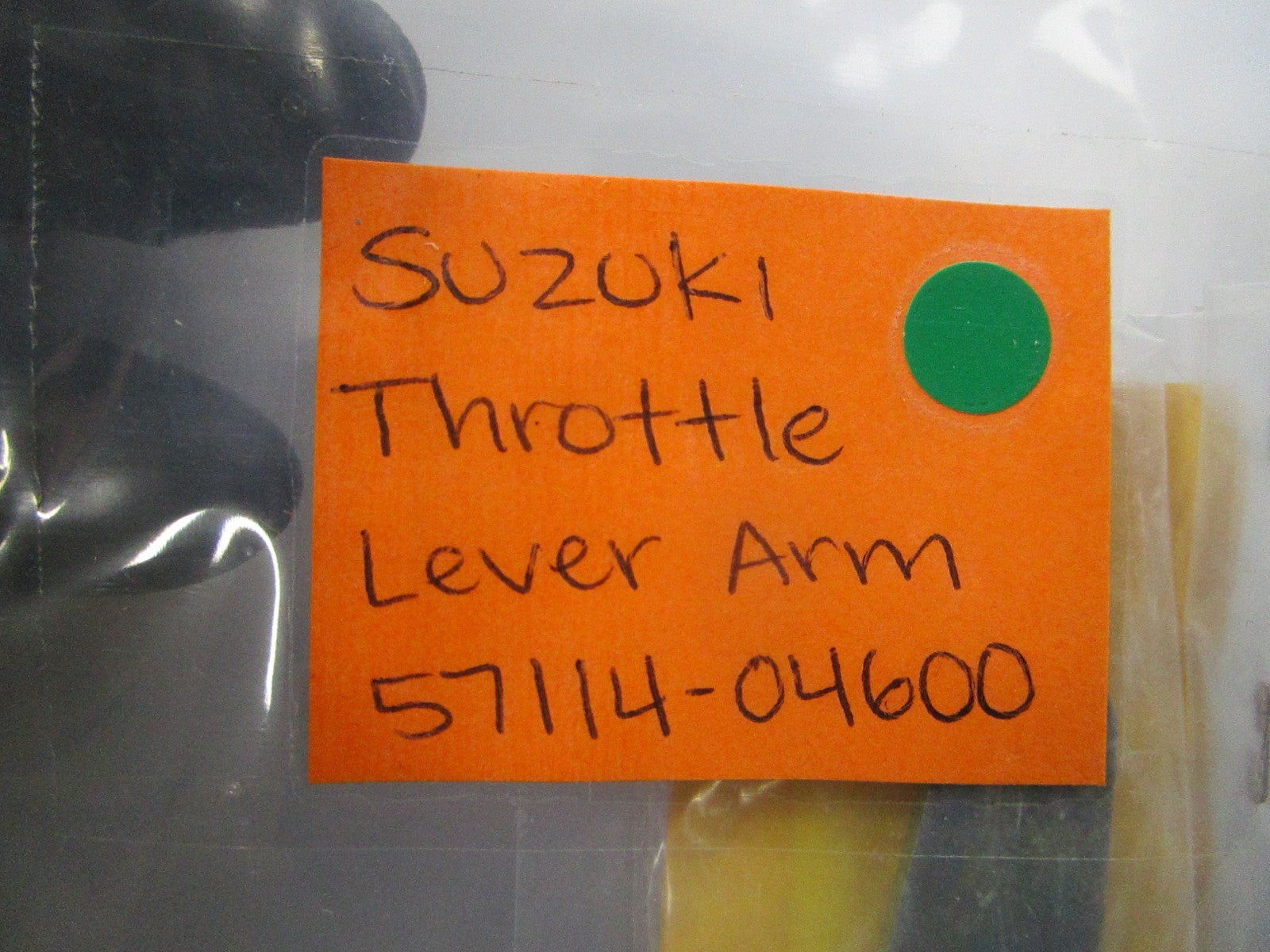 NEW OEM 57114-04600 Suzuki Throttle Lever Arm 0810