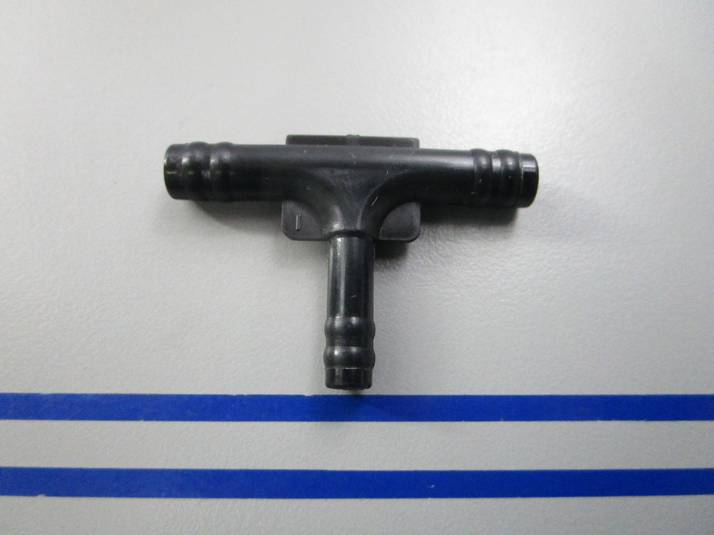 NEW OEM 123553 0123553 OMC Johnson Evinrude Tee Connector 0810