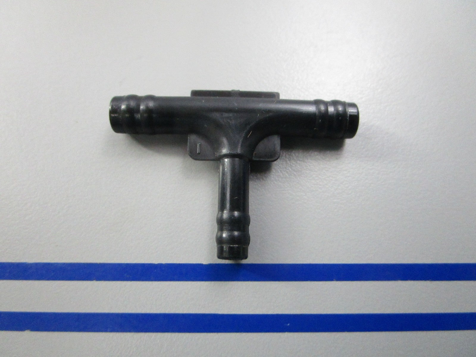 NEW OEM 123553 0123553 OMC Johnson Evinrude Tee Connector 0810