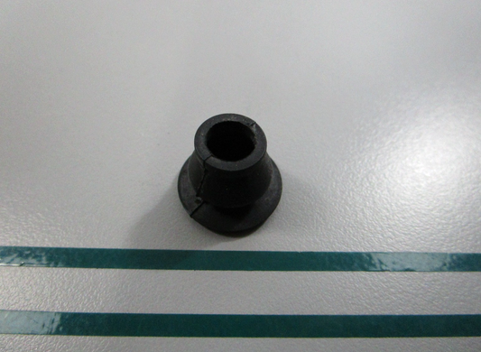 NEW OEM 311439 0311439 OMC Johnson Evinrude Grommet 0810
