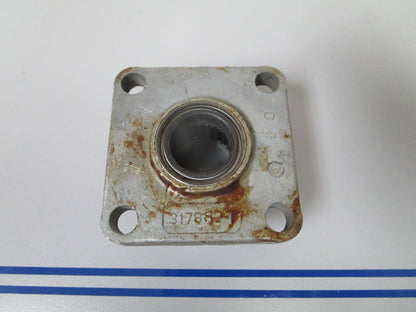 NEW OEM 317882 385556 OMC Johnson Evinrude Bearing Housing & Seal 0720