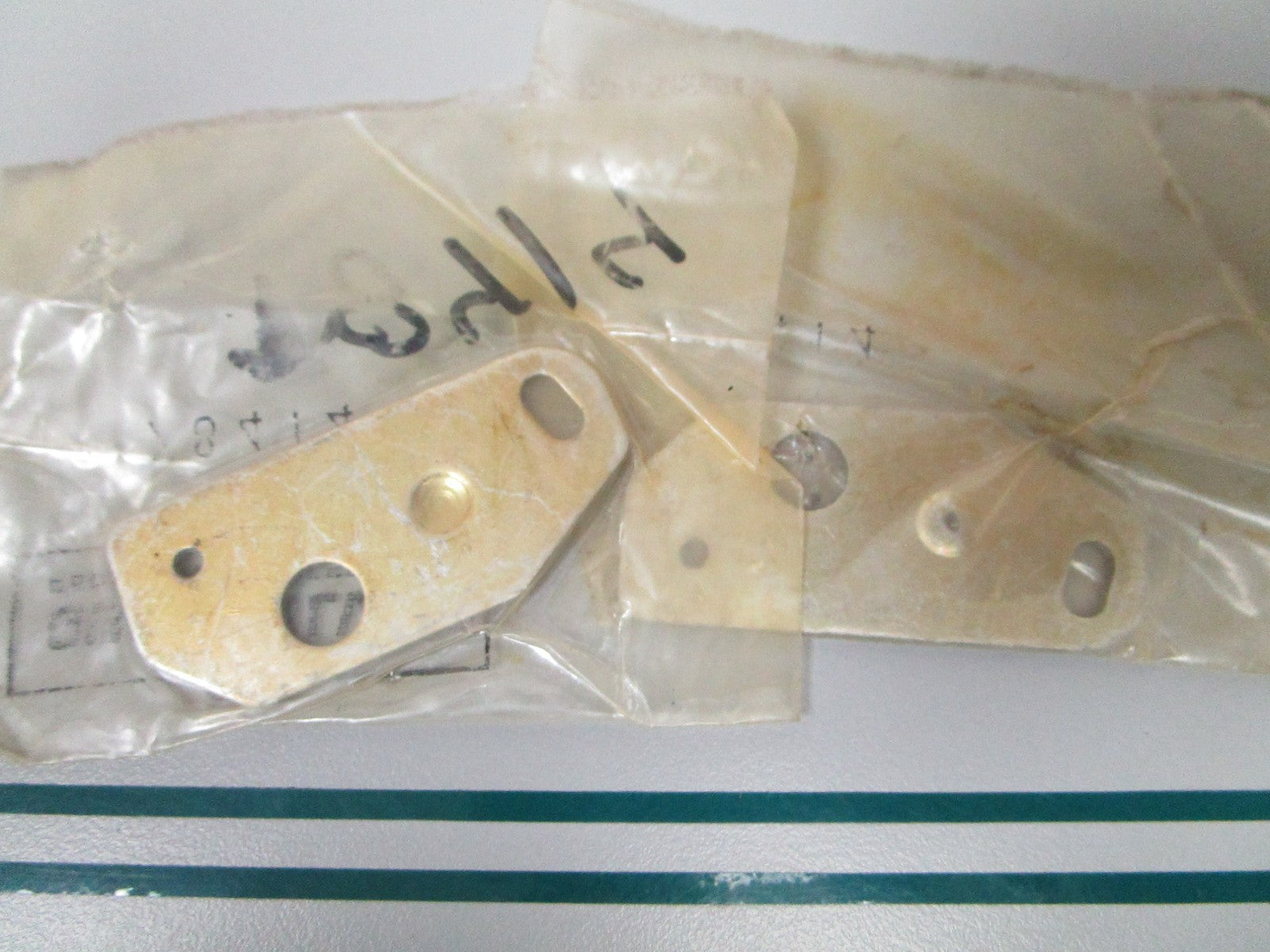 NEW OEM (LOT OF 2) 78414 Mercury Quicksilver Retainer 0810