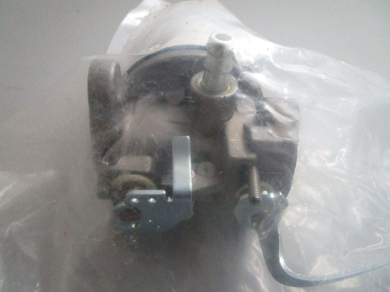 *NEW* 0820 Oregon Carburetor Assy 50-647 Replaces: Tecumseh 632615