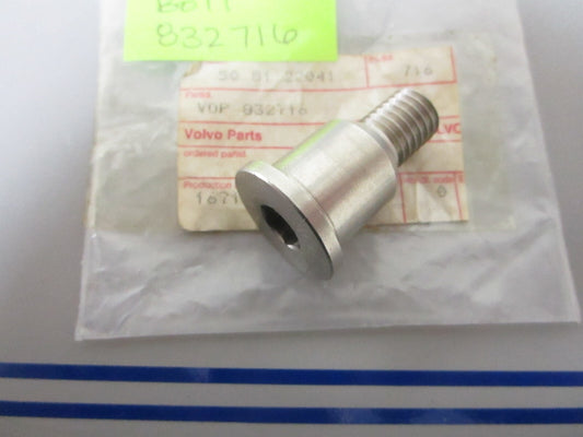 *NEW OEM* 0720 Volvo Penta Shoulder Bolt 832716
