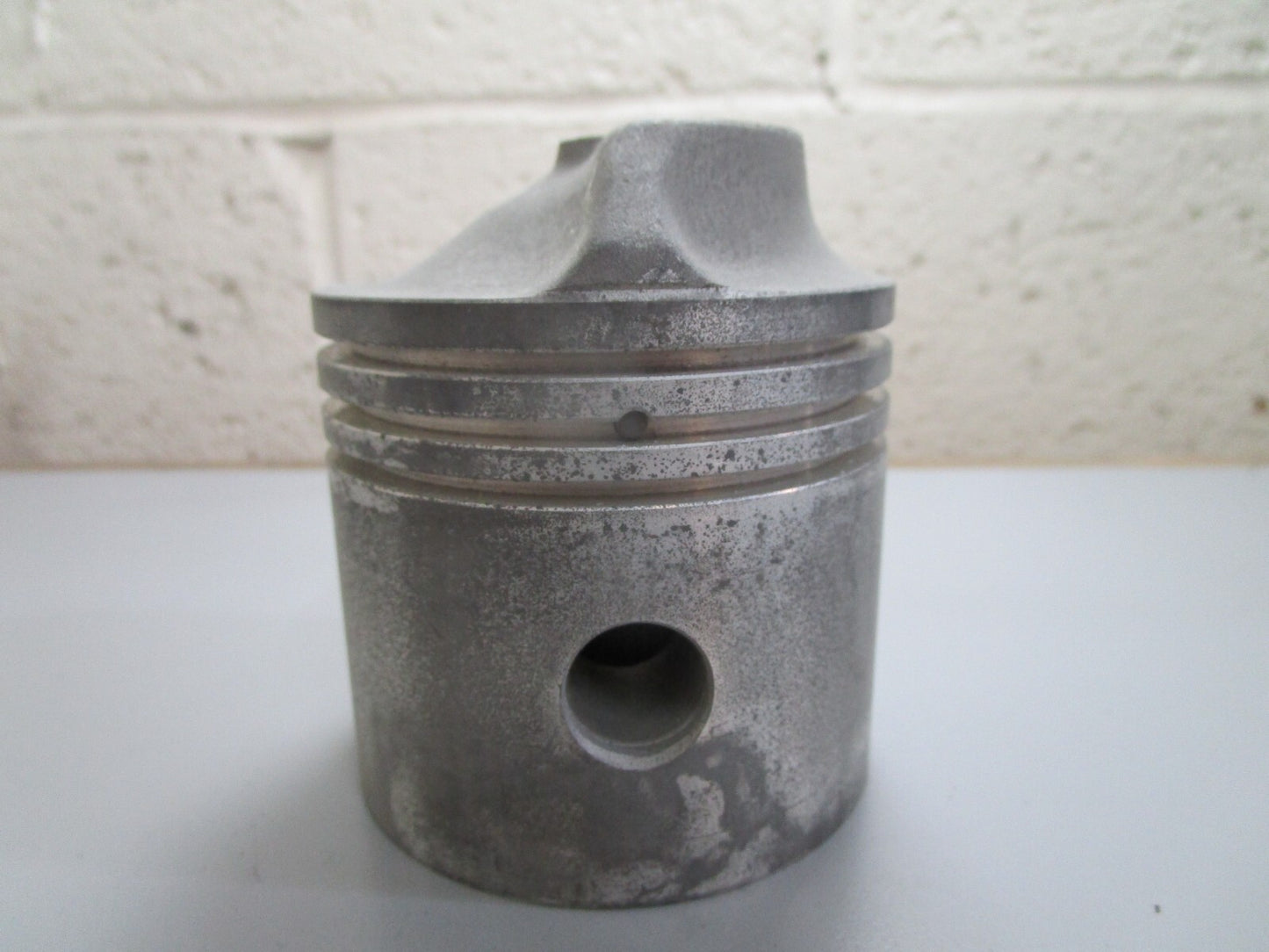 *NEW OEM* 0820 OMC Johnson Evinrude Piston 380568 0380568 311748