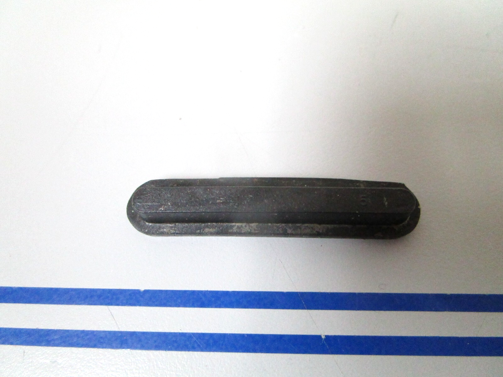 *NEW OEM* 0810 OMC Johnson Evinrude Bumper 330651 0330651