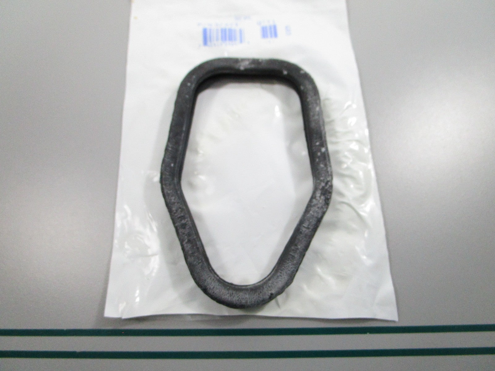 NEW OEM 324937 0324937 OMC Johnson Evinrude Seal 0810