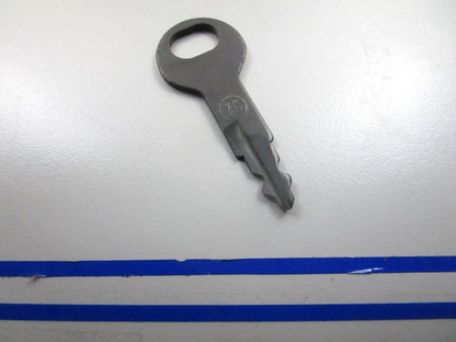 *NEW OEM* 0810 OMC Johnson Evinrude Ignition Key (76) 127592 0127592