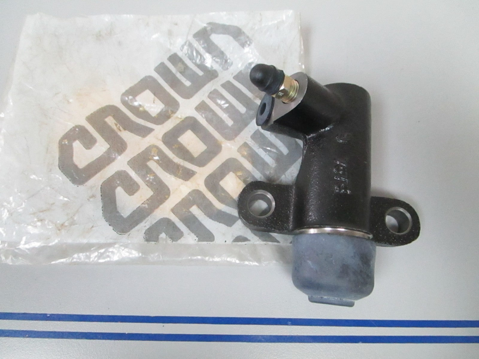 *NEW OEM* 0720 Crown Cylinder Slave 077637