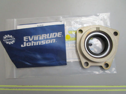 *NEW OEM* 0820 OMC Johnson Evinrude Retainer & Seal Ay 981554 0981554