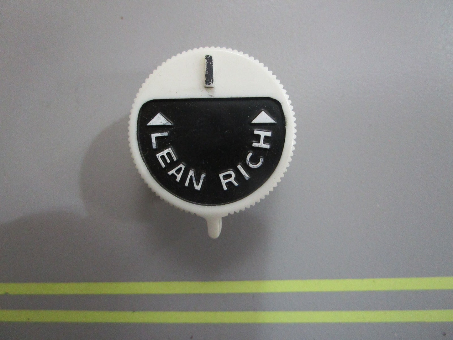 *NEW OEM* 0820 OMC Johnson Evinrude Adjustment Knob 205883 0205883