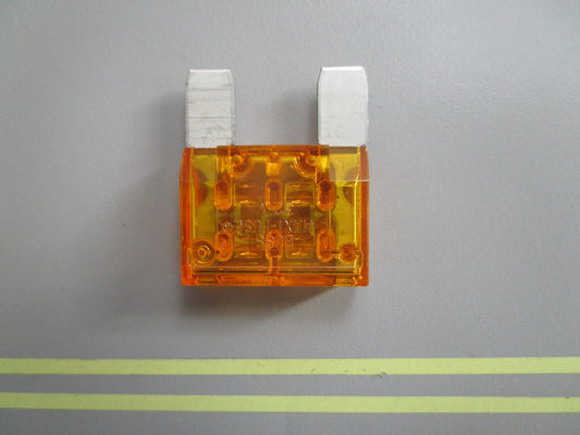 *NEW OEM* 0810 Volvo Penta Fuse 3841370