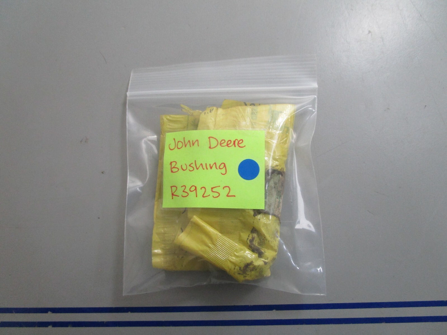 *NEW OEM* 0810 John Deere Bushing R39252