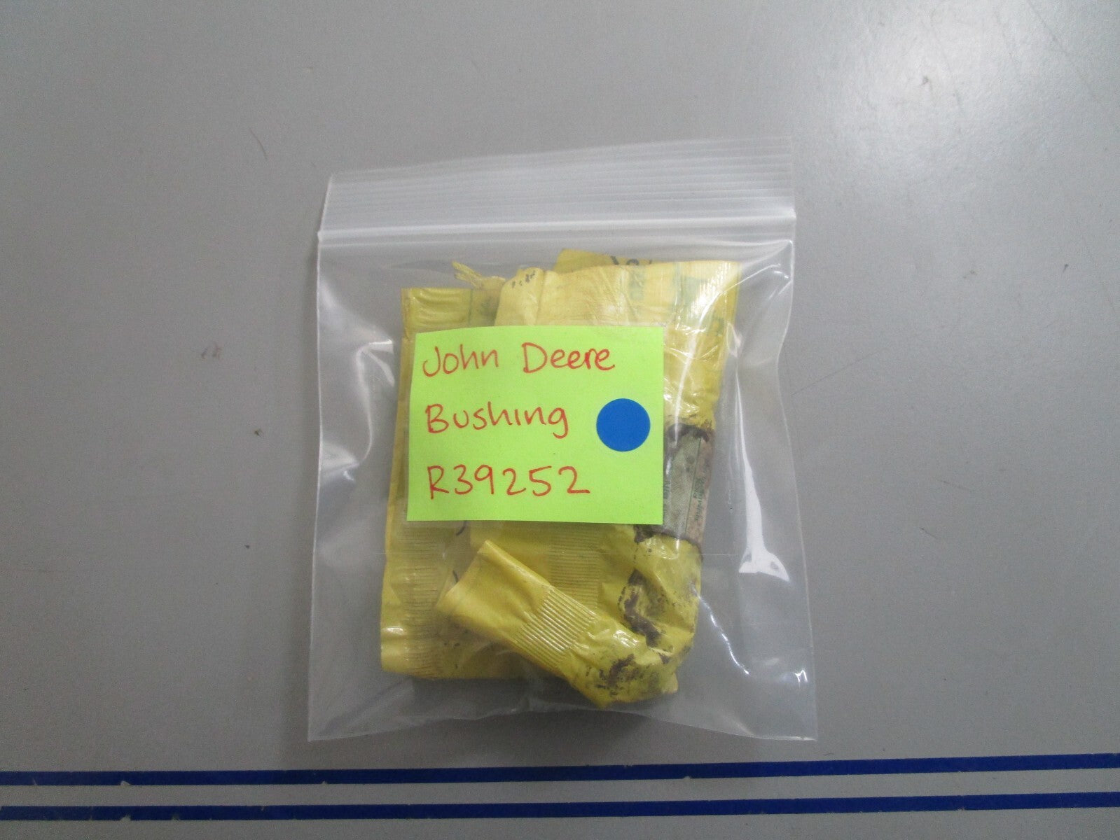 *NEW OEM* 0810 John Deere Bushing R39252