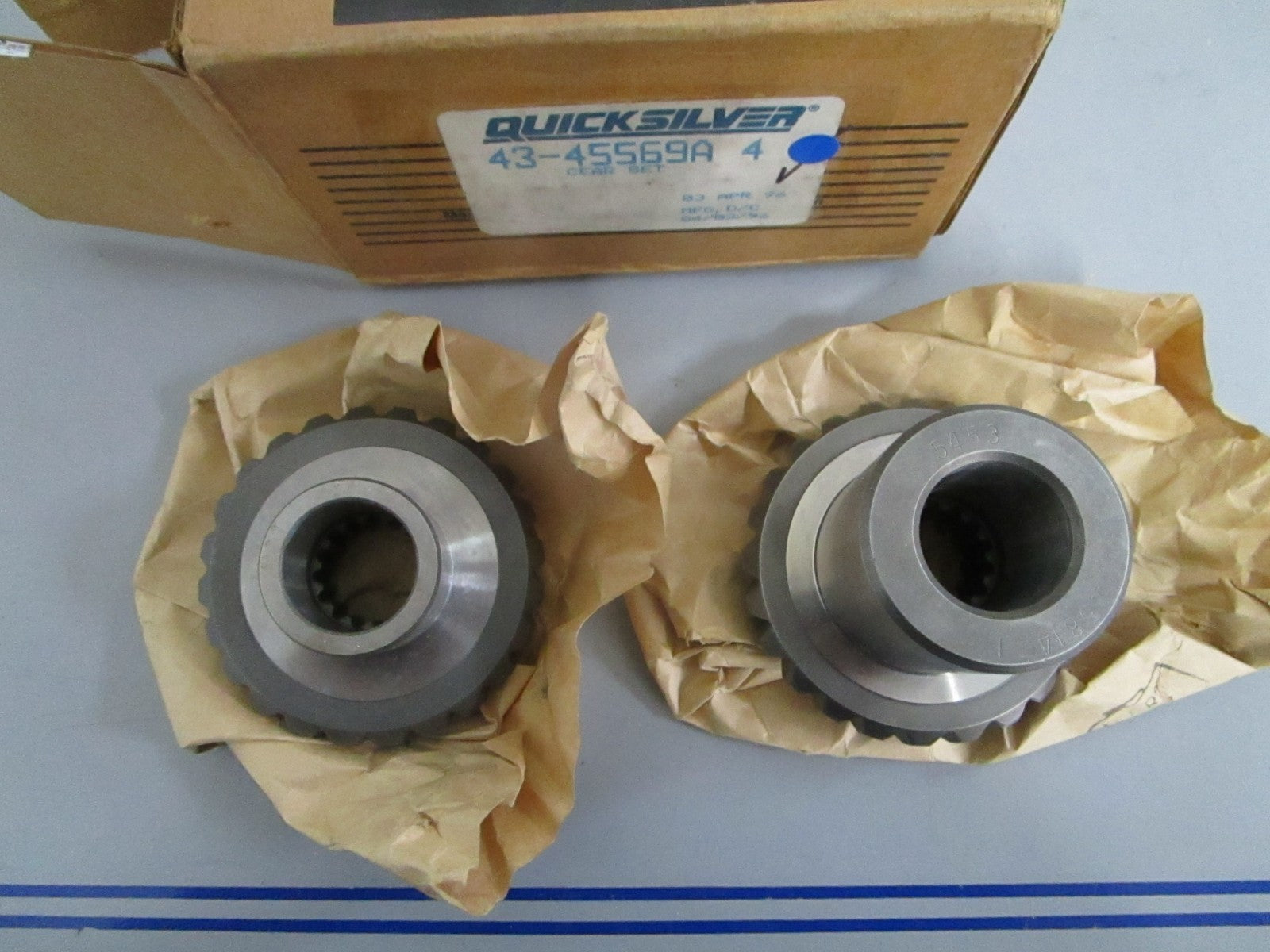 NEW OEM 43-45569A4 Mercury Quicksilver Gear Set 0820