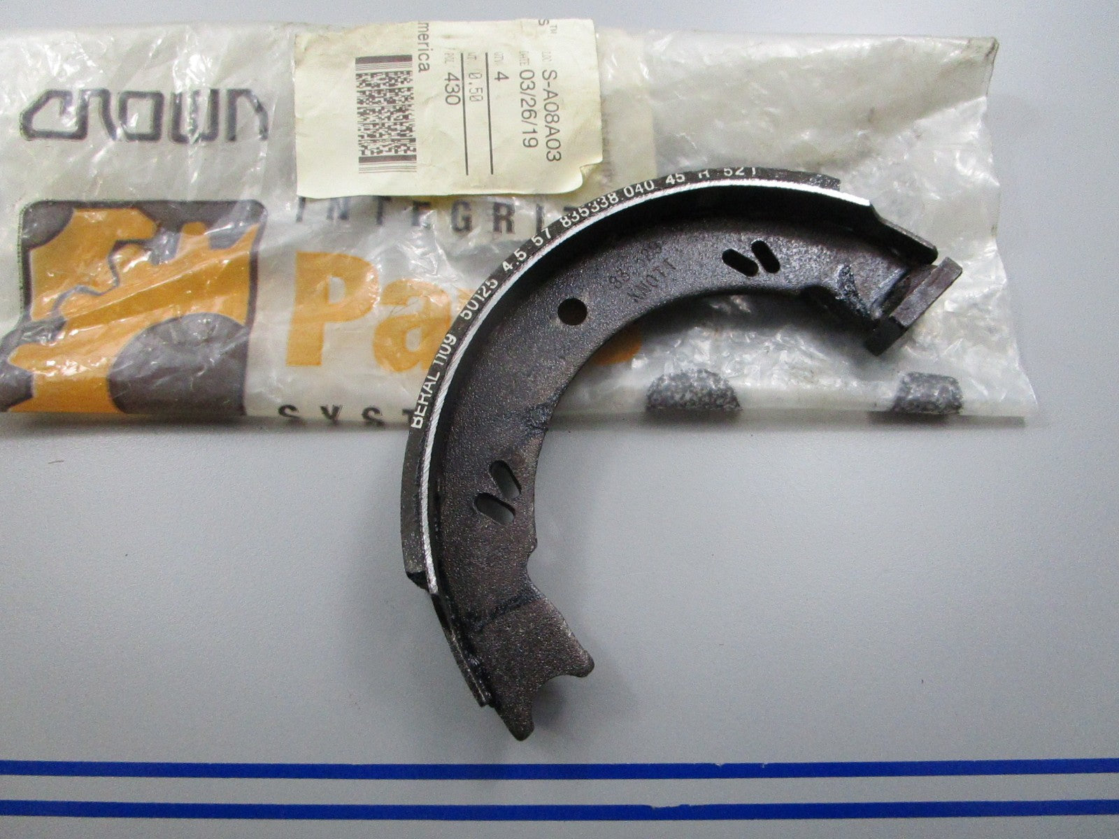 *NEW OEM* 0810 Crown Brake Shoe 109597