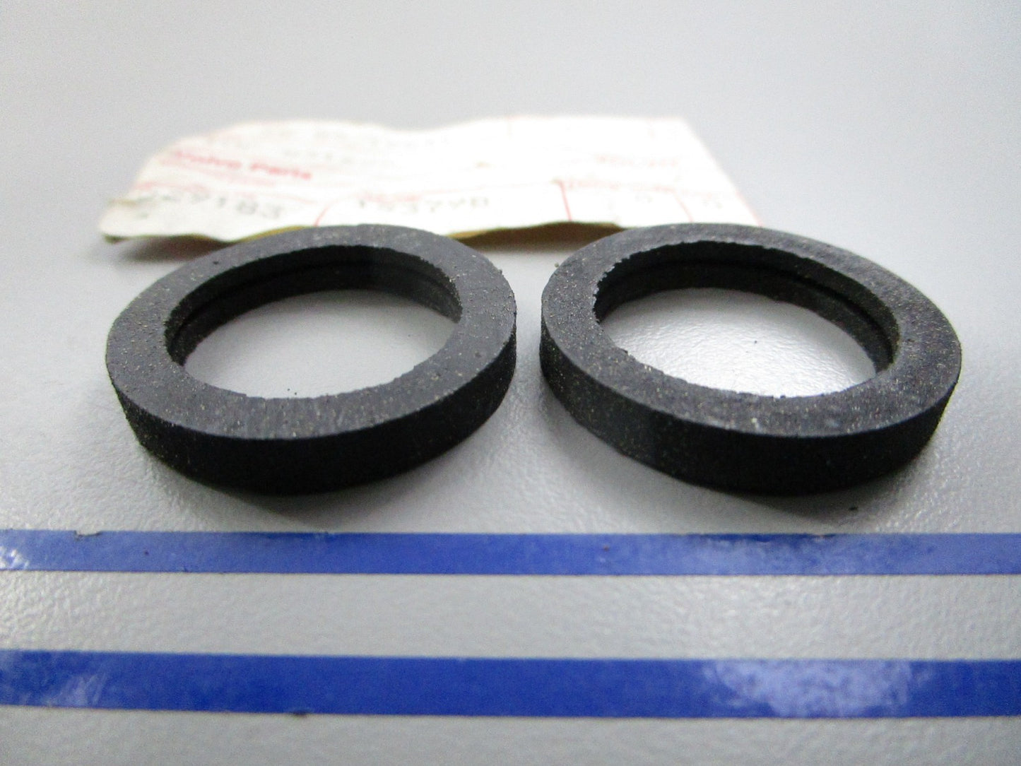 NEW OEM (LOT OF 2) 831622 Volvo Penta Seal 0810