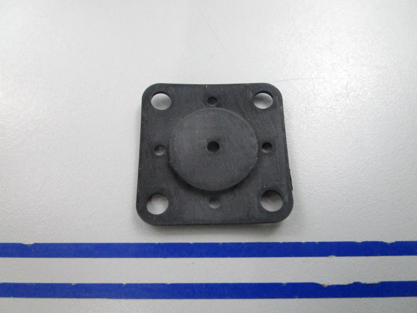 NEW OEM 333448 0333448 OMC Johnson Evinrude Gasket 0810