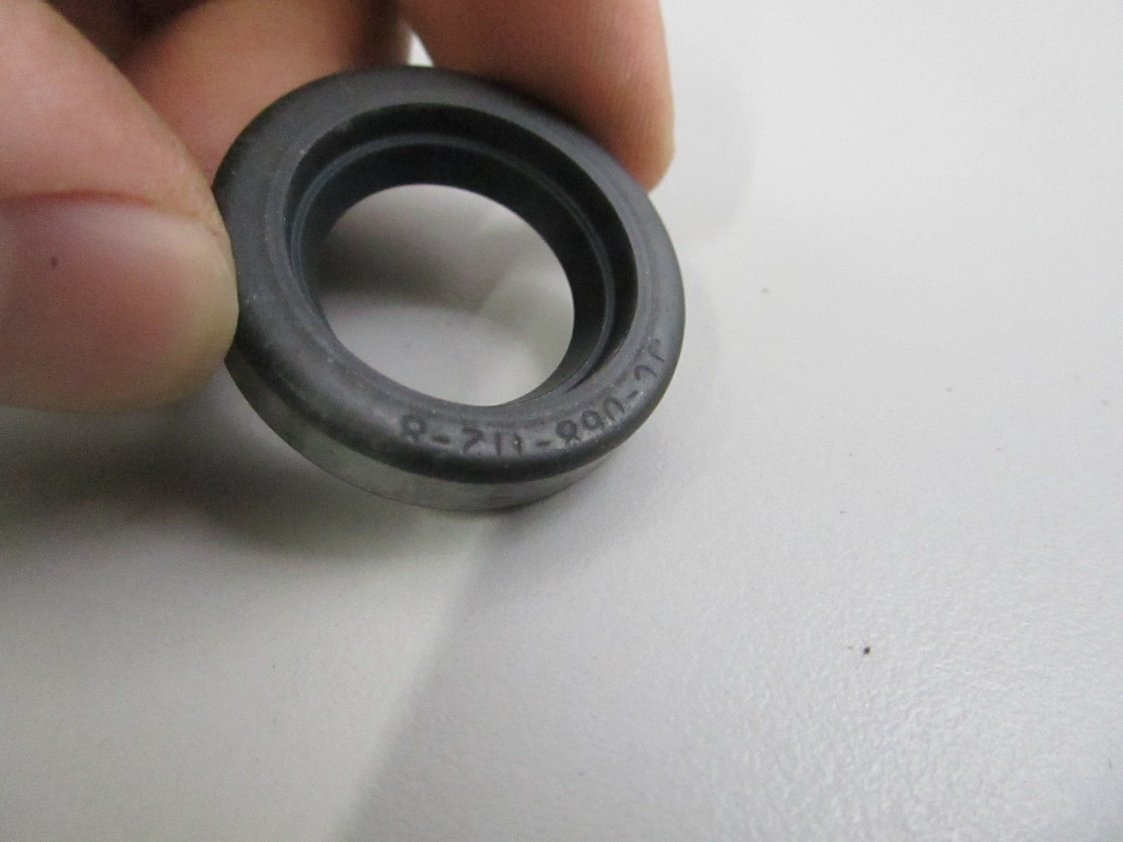 NEW OEM 26-26805 Mercury Quicksilver Oil Seal 0810