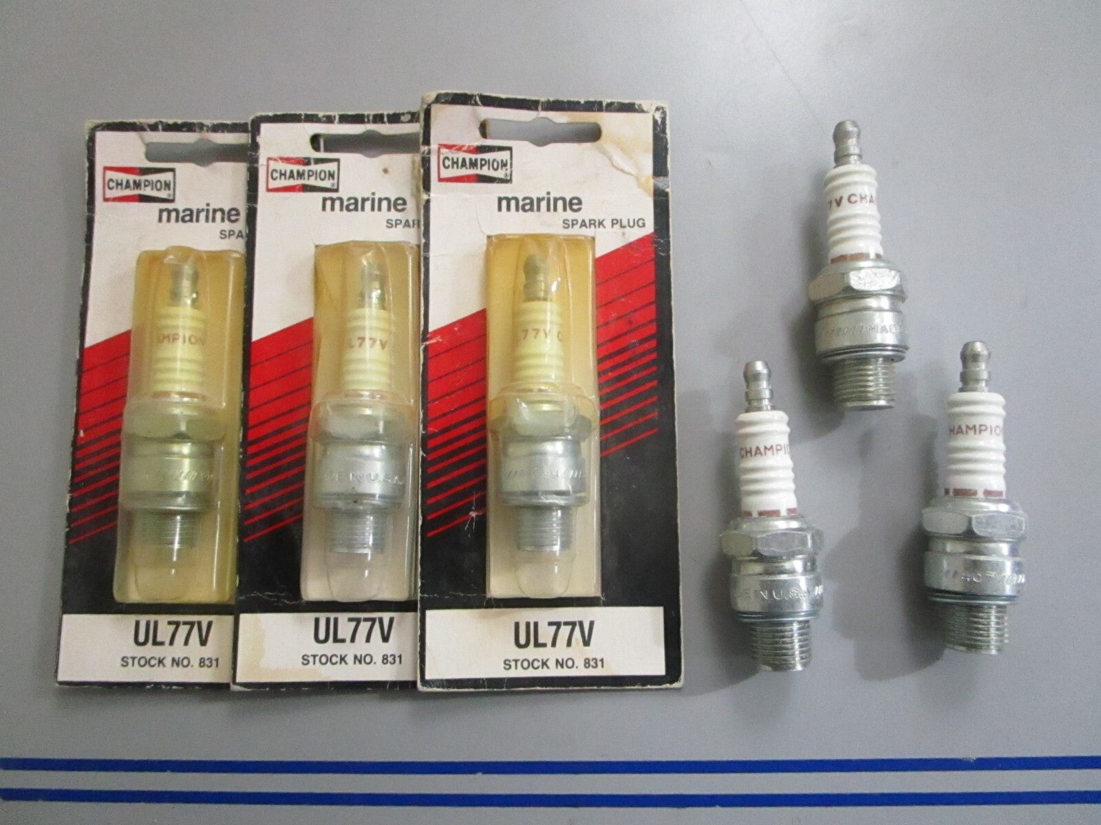 *NEW* (LOT OF 6) 0820 Champion Spark Plug UL77V