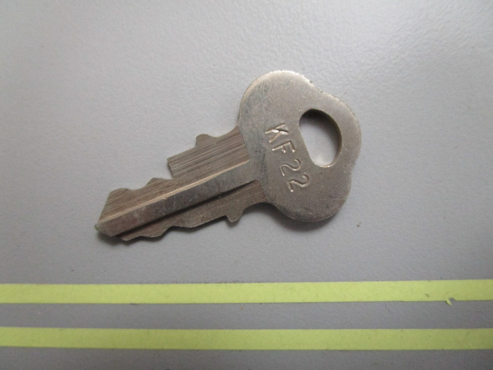 *NEW OEM* 0810 OMC Johnson Evinrude Ignition Key KF22 501527 0501527