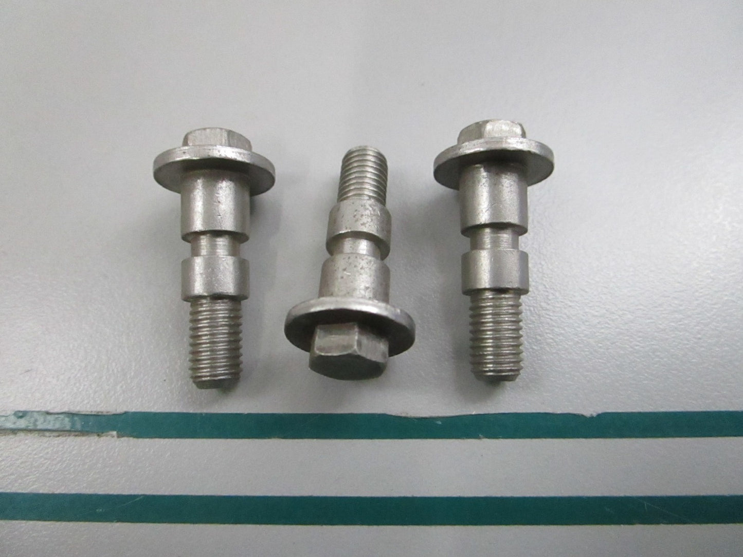 NEW OEM (LOT OF 3) 310366 0310366 OMC Johnson Evinrude Screw 0810