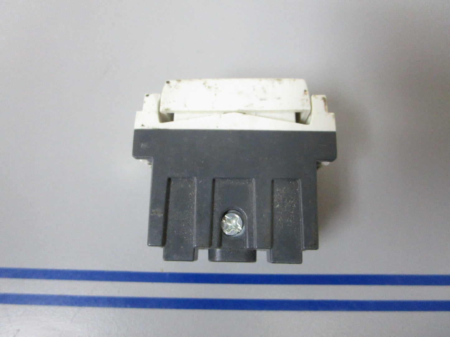 *NEW* 0810 Vimar 10A 250V Switch 16150