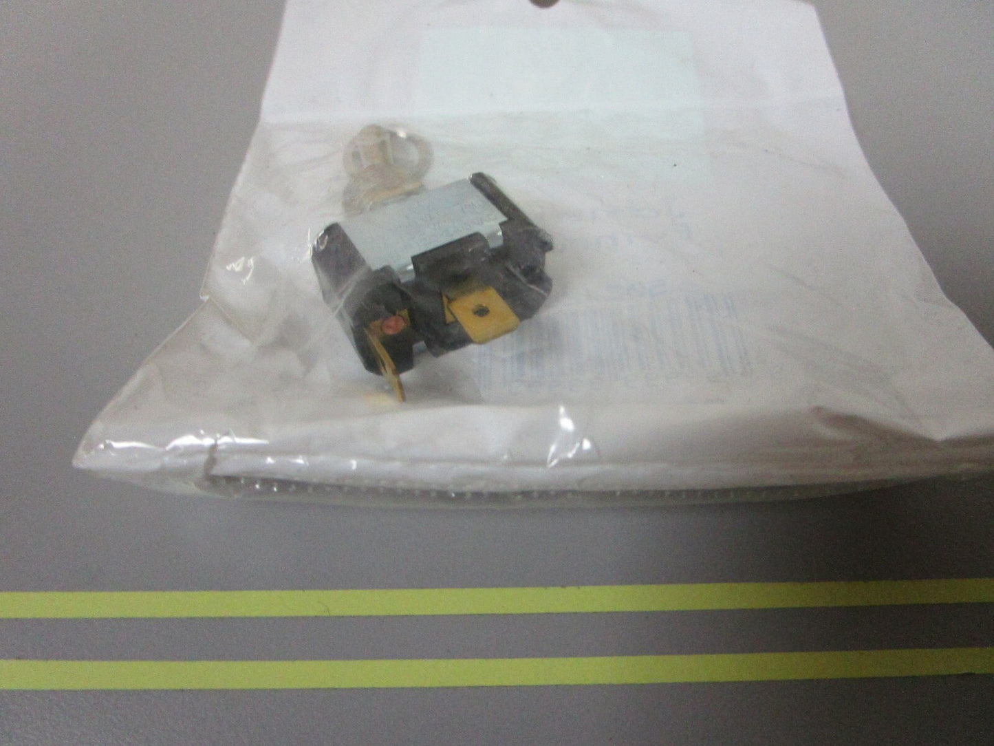 *NEW OEM* 0810 OMC Johnson Evinrude Switch 502420 0502420