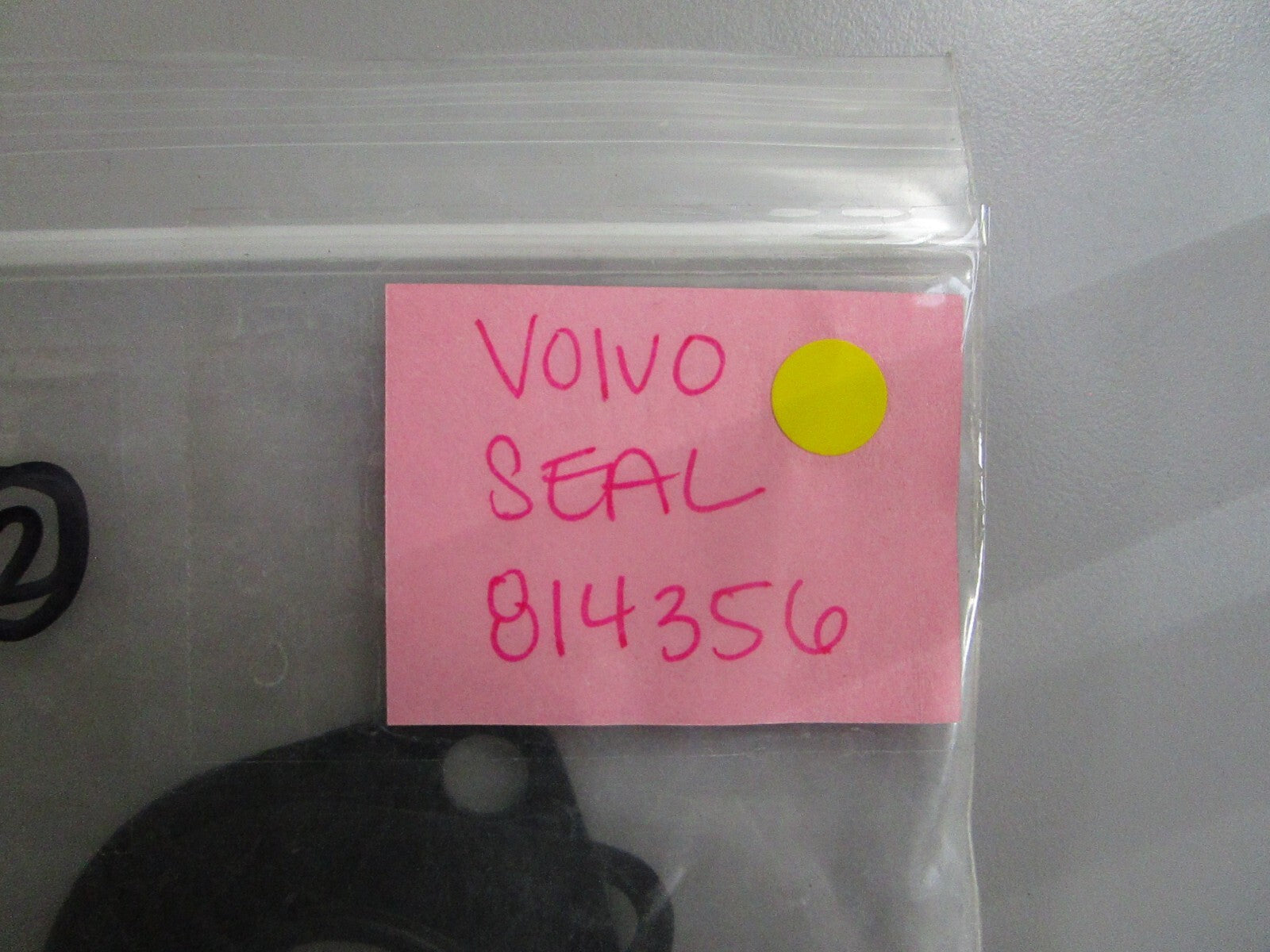 *NEW OEM* 0810 Volvo Penta Seal 814356