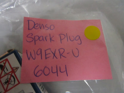 *NEW* (LOT OF 4) 0810 Denso Spark Plug W9EXR-U 6044