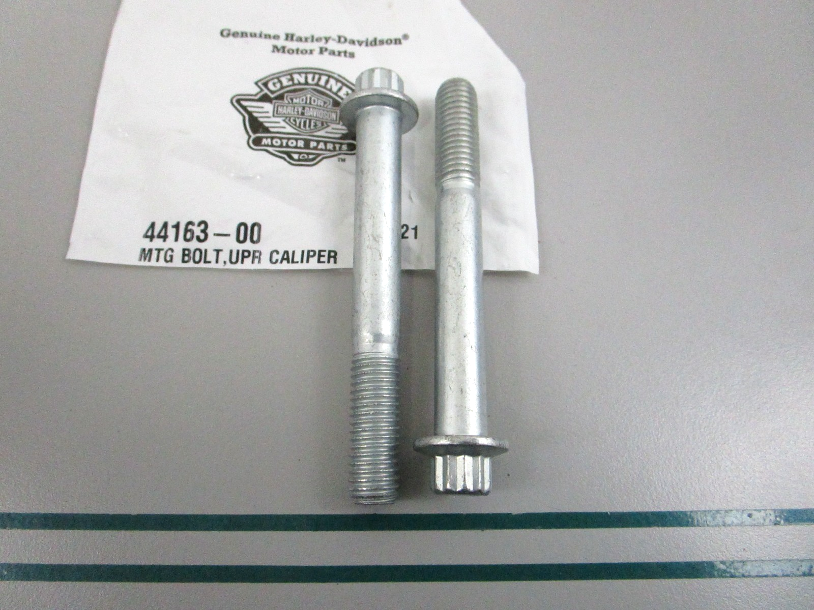 NEW OEM (LOT OF 2) 44163-00 Harley Davidson Upper Mounting Bolt 0810