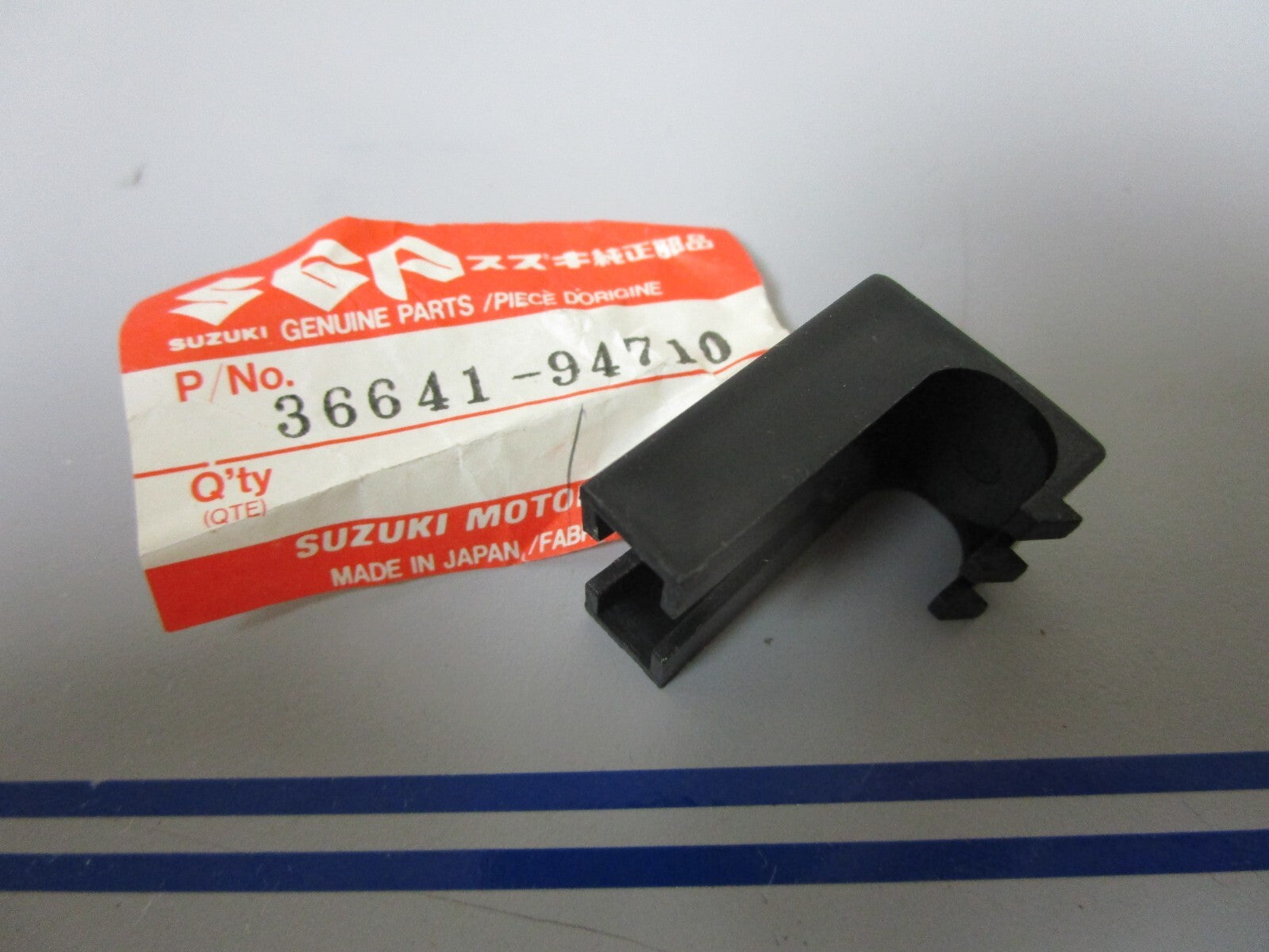 *NEW OEM* 0810 Suzuki Relay Harness Stopper 36641-94710