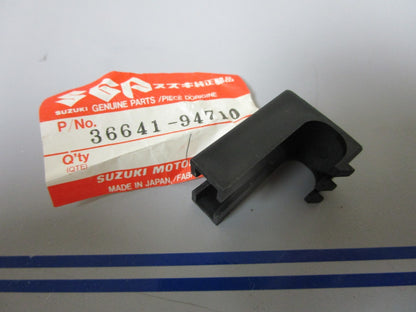 *NEW OEM* 0810 Suzuki Relay Harness Stopper 36641-94710