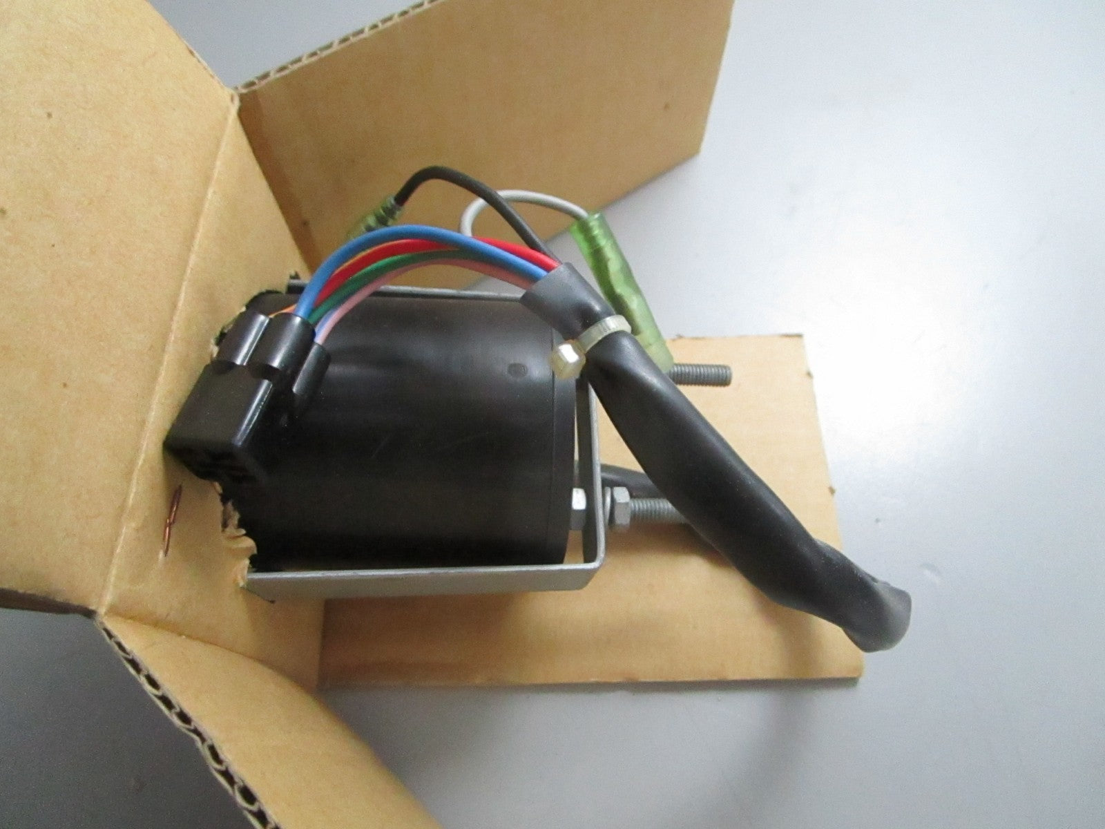 *NEW OEM* 0820 Suzuki Oil Monitor Gauge 34700-94441