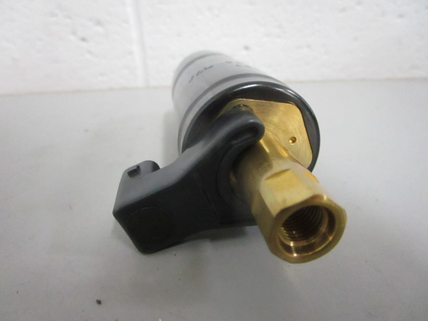 NEW OEM 3858261 Volvo Penta OMC Fuel Pump 0820